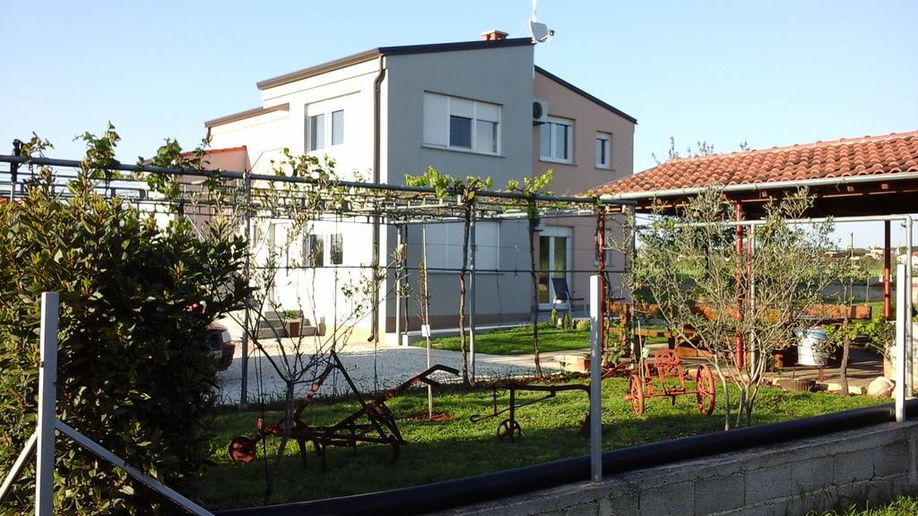 Apartment Ivano Fazana Exterior photo